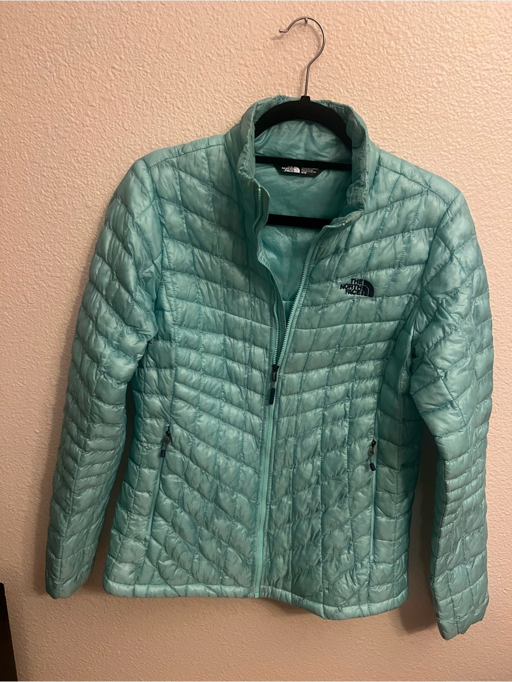 The North Face Women's Mint Quilted Puff Jacket
Color Teal